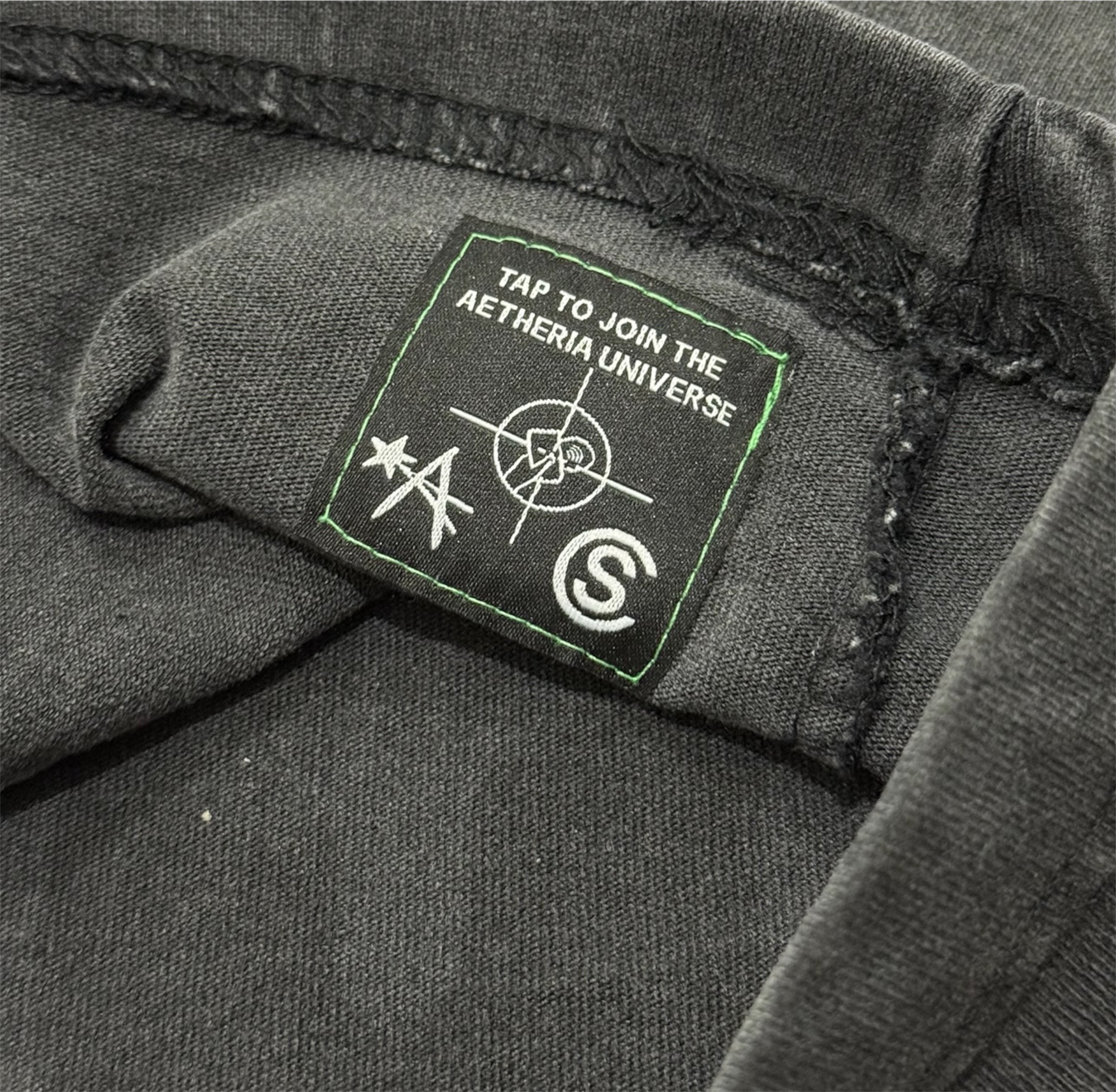 Keep A Small Circle Tee - Vintage Black