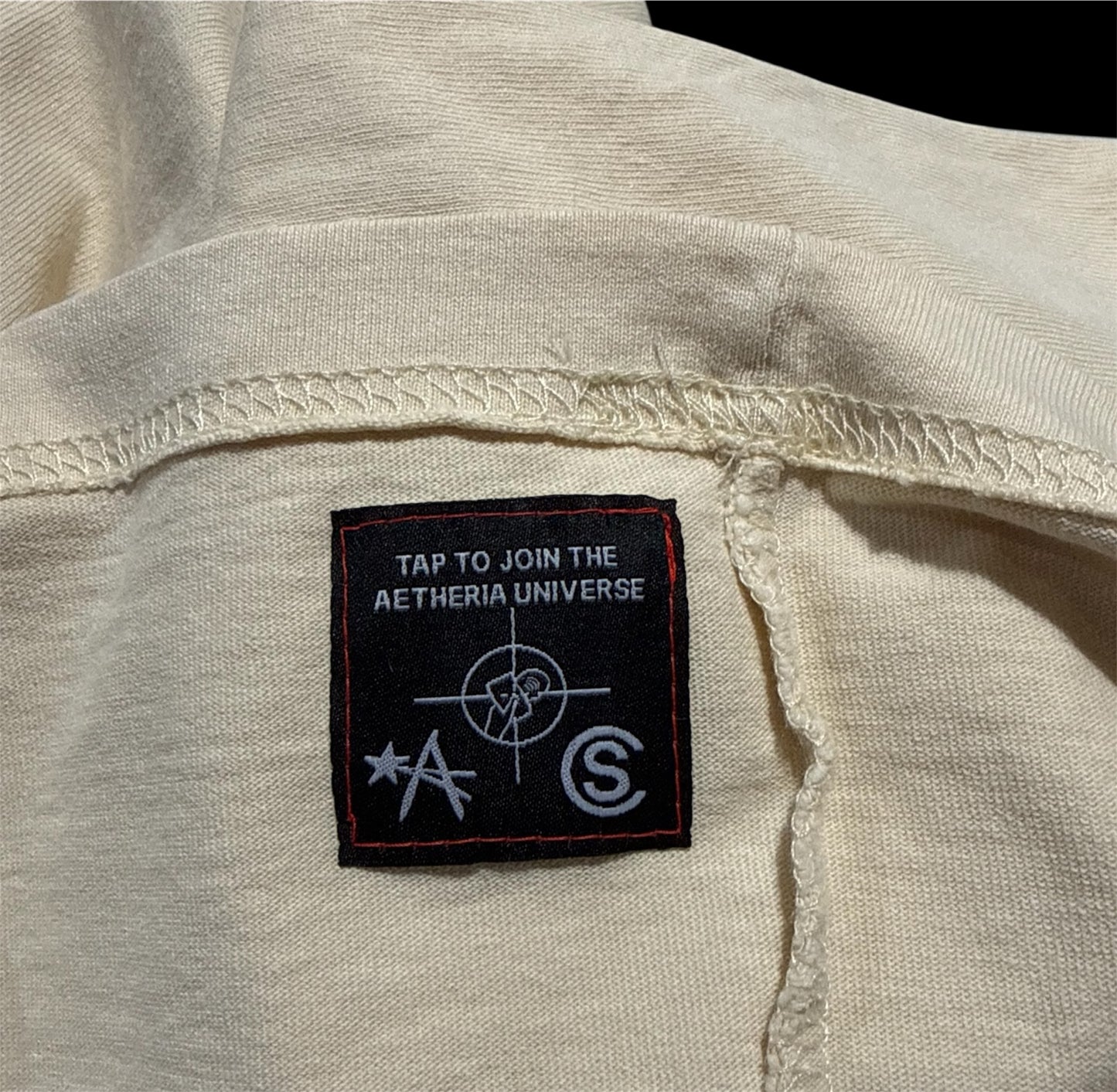 Keep A Small Circle Tee - Offwhite